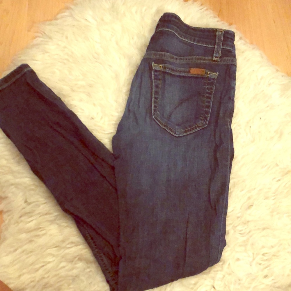 Joe’s Jeans “The Icon Ankle” Skinny